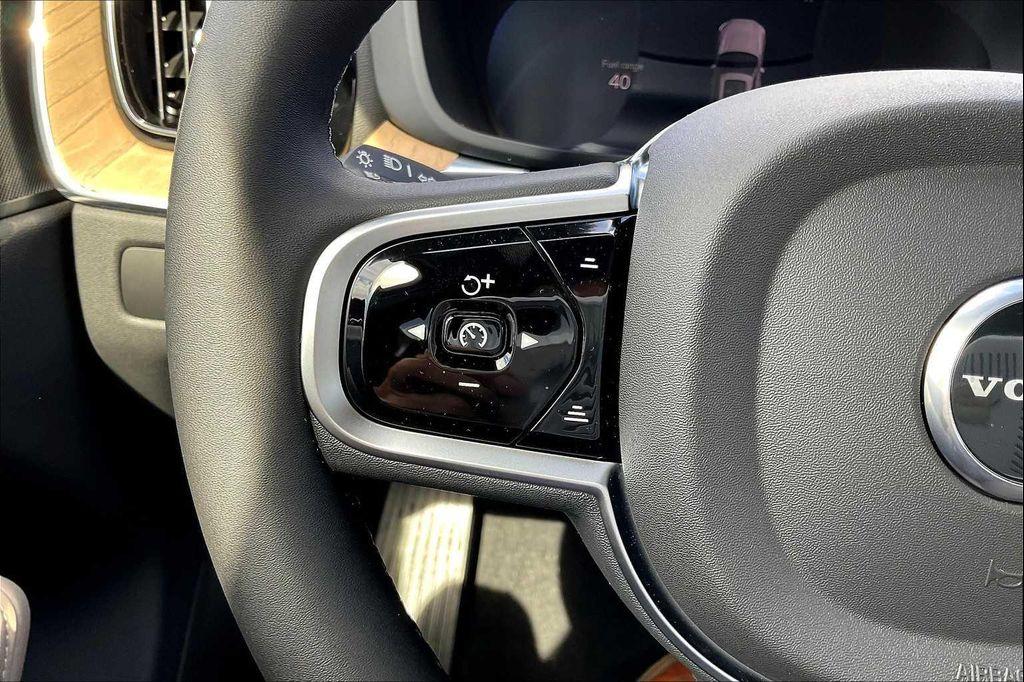 new 2026 Volvo XC60 car, priced at $57,985