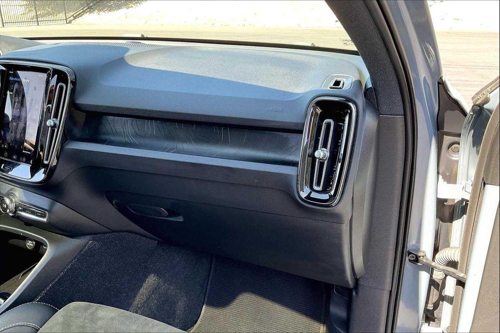used 2023 Volvo C40 Recharge Pure Electric car, priced at $26,546