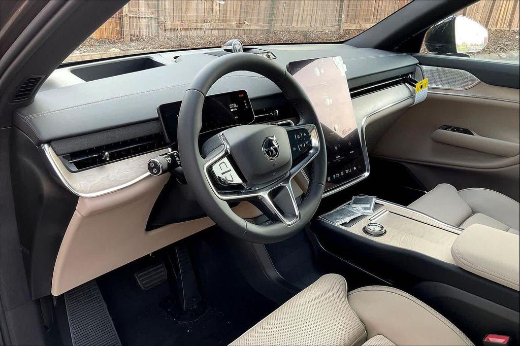 new 2025 Volvo EX90 car, priced at $93,495