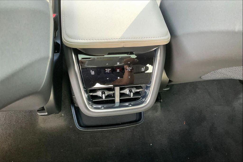 new 2025 Volvo EX90 car, priced at $93,495