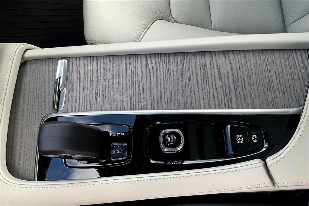 new 2024 Volvo XC90 Recharge Plug-In Hybrid car, priced at $69,007