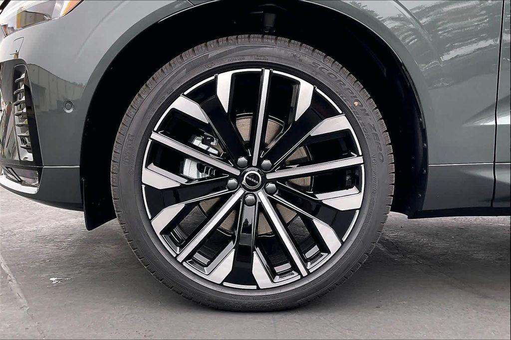 new 2026 Volvo XC60 car, priced at $64,525