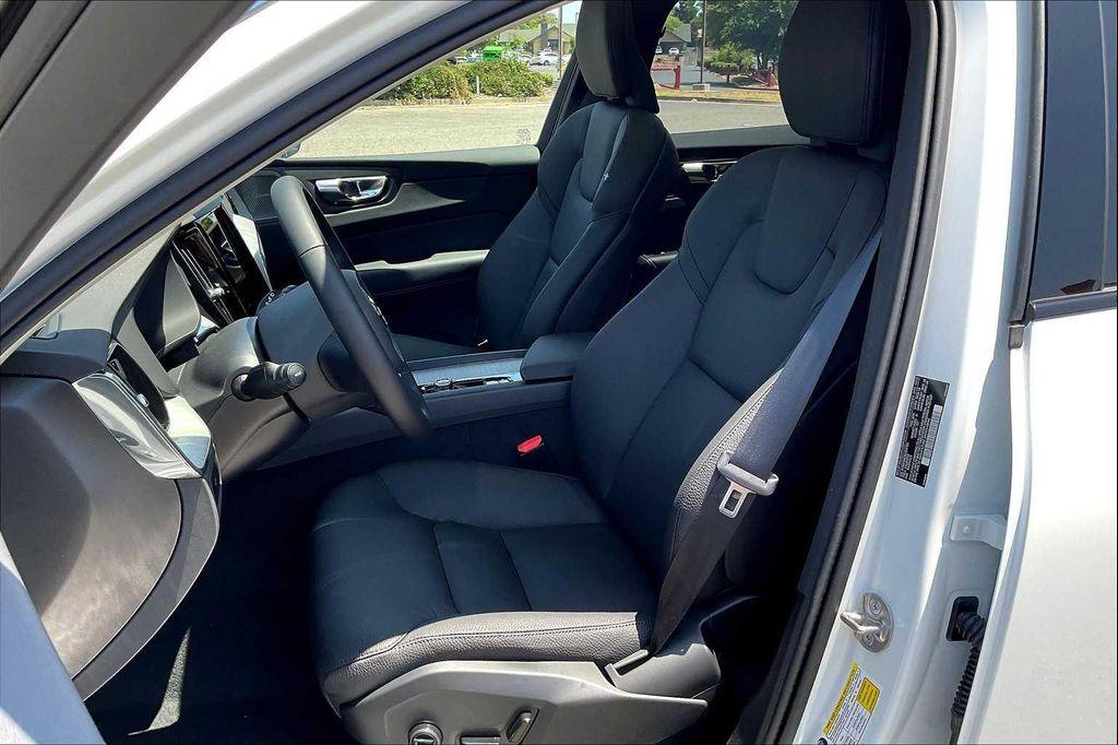 new 2025 Volvo XC60 car, priced at $53,550