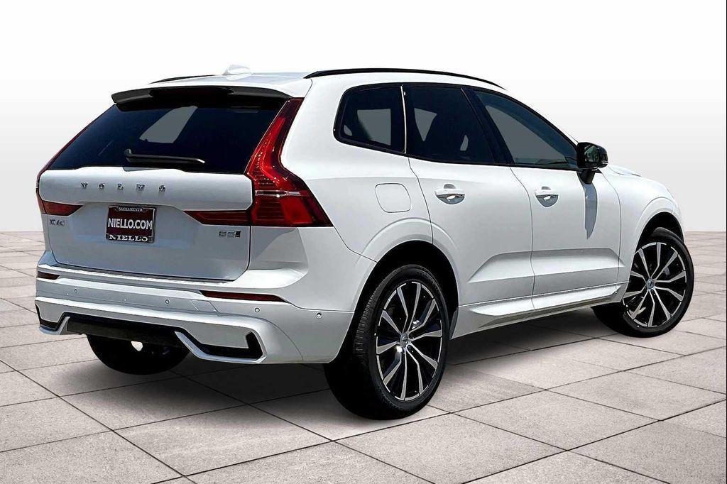 new 2025 Volvo XC60 car, priced at $53,550