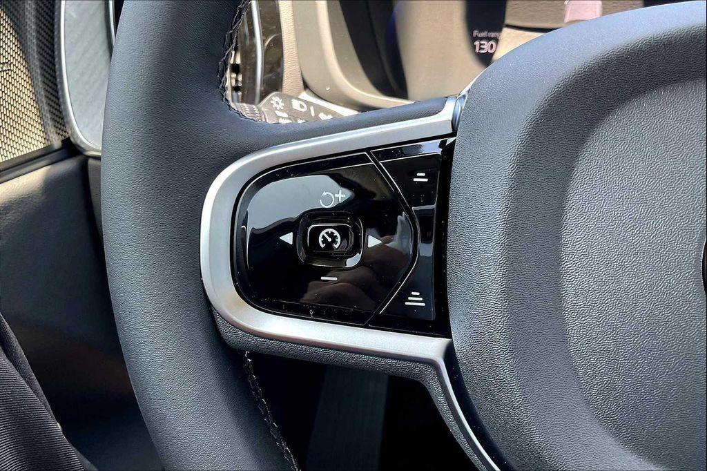 new 2025 Volvo XC60 car, priced at $53,550