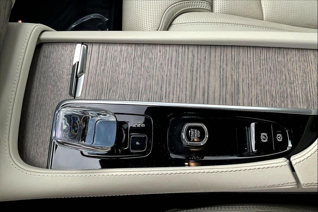 used 2024 Volvo XC90 Recharge Plug-In Hybrid car, priced at $57,880