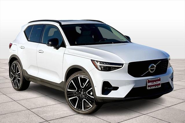 new 2025 Volvo XC40 car, priced at $56,075