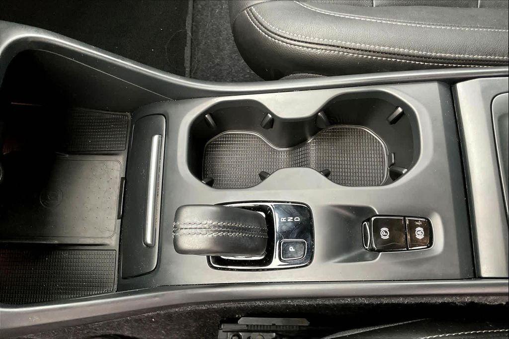 used 2021 Volvo XC40 car, priced at $23,820
