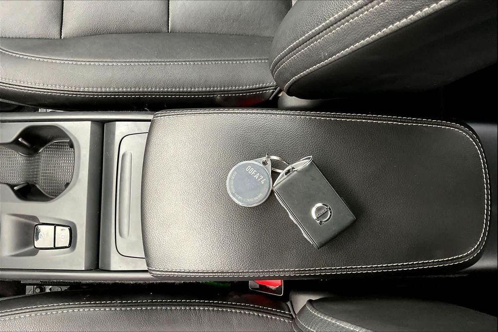 used 2021 Volvo XC40 car, priced at $23,820