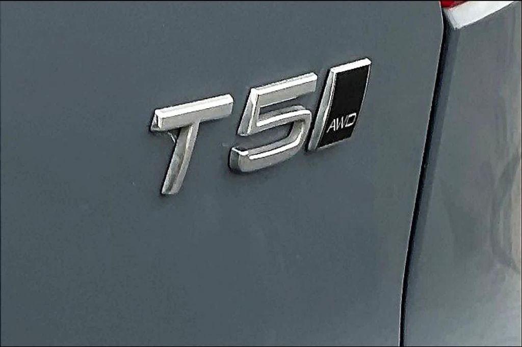 used 2021 Volvo XC40 car, priced at $23,820