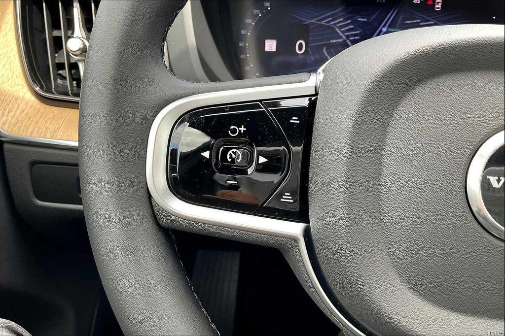 new 2026 Volvo XC60 Plug-In Hybrid car, priced at $69,285