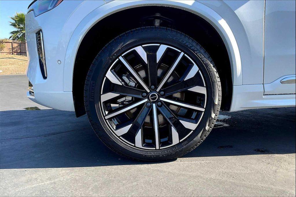 new 2026 Volvo XC90 Plug-In Hybrid car, priced at $81,875