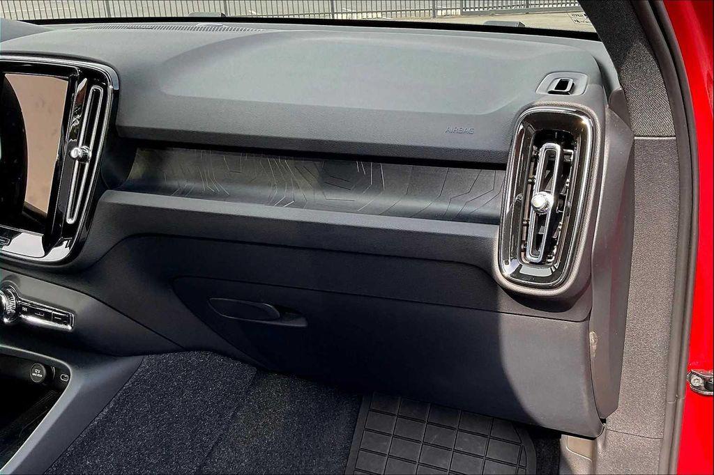 used 2023 Volvo C40 Recharge Pure Electric car, priced at $28,908