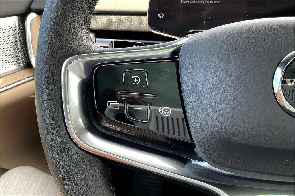 new 2025 Volvo EX90 car, priced at $96,465