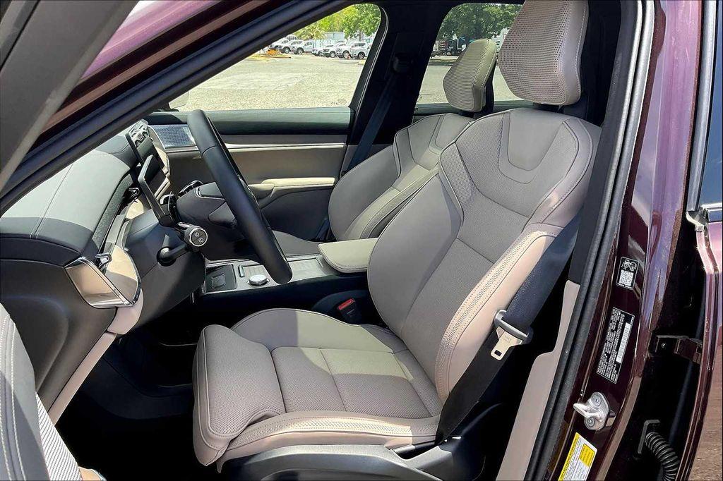 new 2025 Volvo EX90 car, priced at $96,465