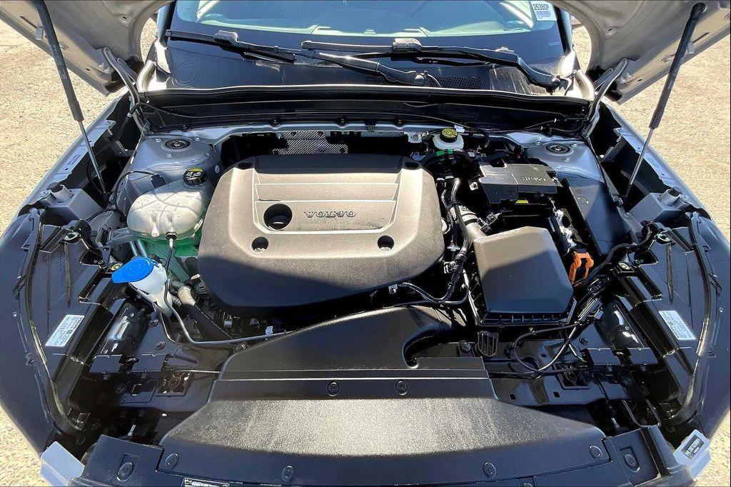 used 2025 Volvo XC40 car, priced at $32,880