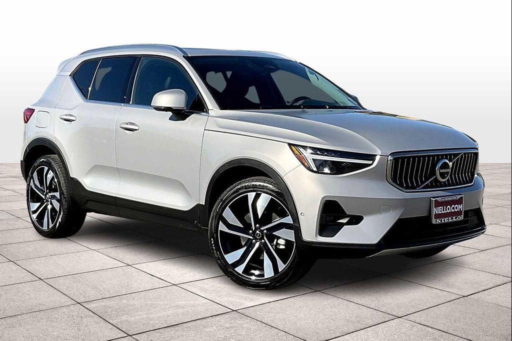 used 2025 Volvo XC40 car, priced at $32,880