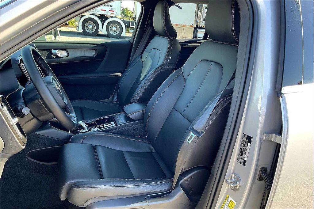 used 2025 Volvo XC40 car, priced at $32,880