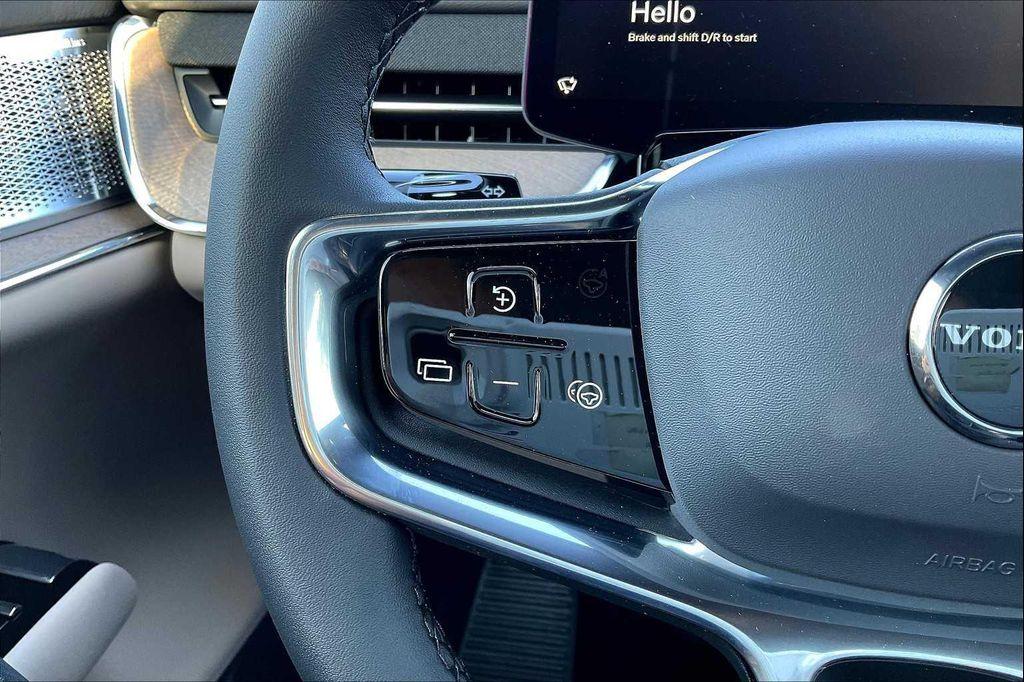 new 2025 Volvo EX90 car, priced at $91,810
