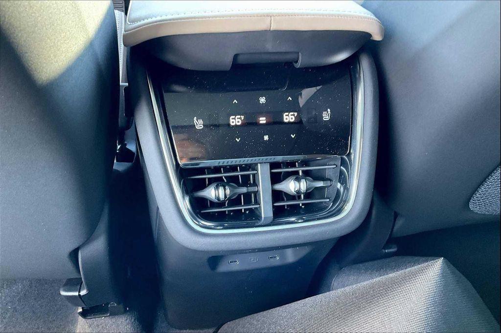 new 2025 Volvo EX90 car, priced at $91,810