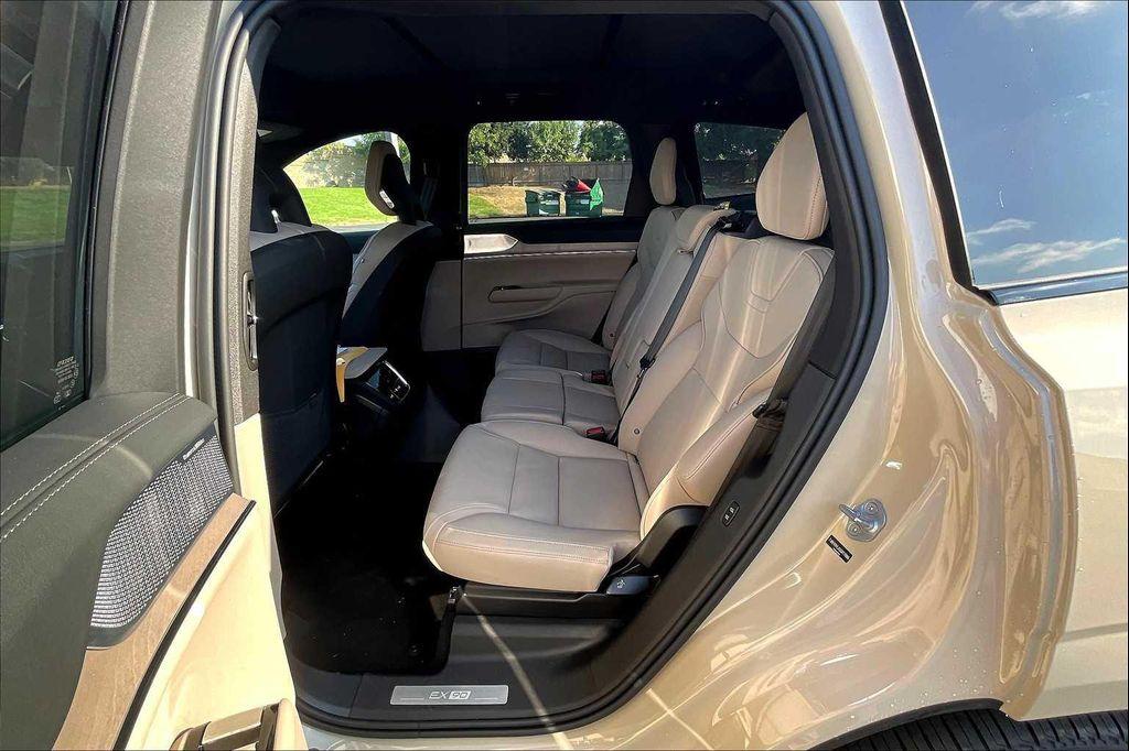 new 2025 Volvo EX90 car, priced at $91,810