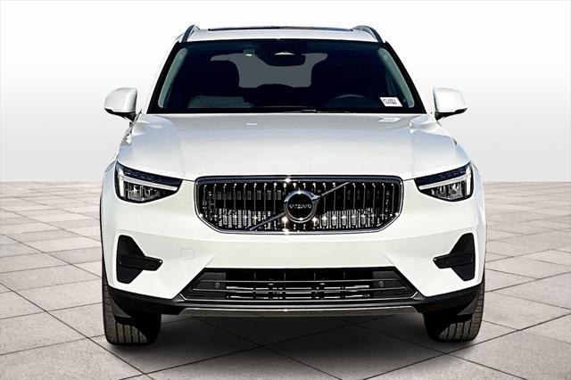 new 2025 Volvo XC40 car, priced at $46,015