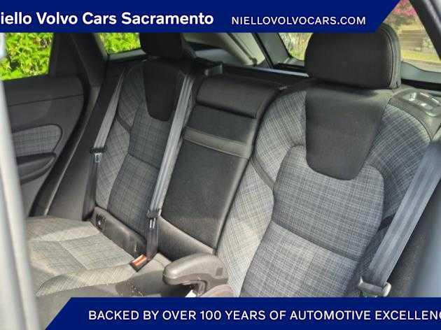 used 2022 Volvo XC60 Recharge Plug-In Hybrid car, priced at $35,500