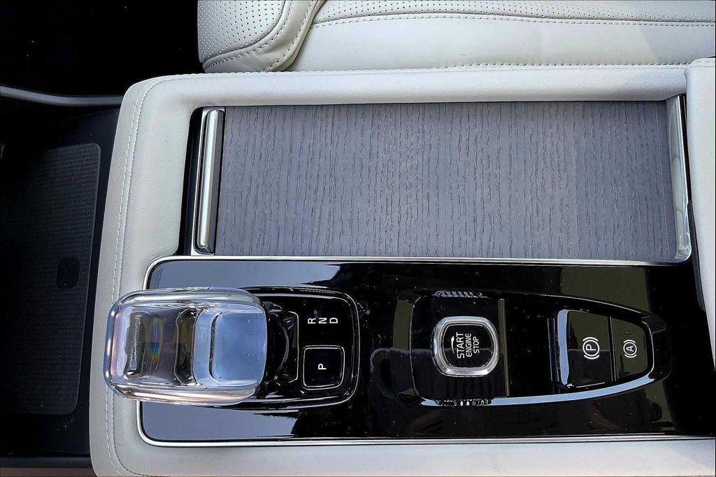 new 2026 Volvo XC90 Plug-In Hybrid car, priced at $85,625