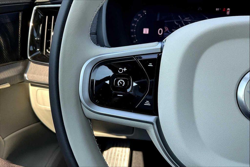 new 2026 Volvo XC90 Plug-In Hybrid car, priced at $85,625