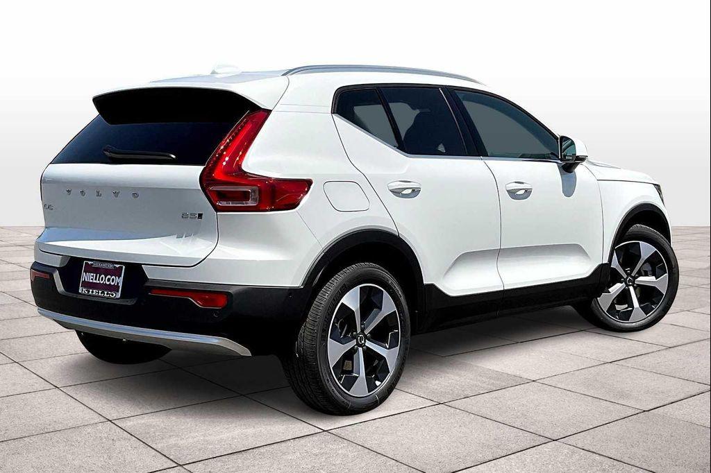 new 2025 Volvo XC40 car, priced at $44,835