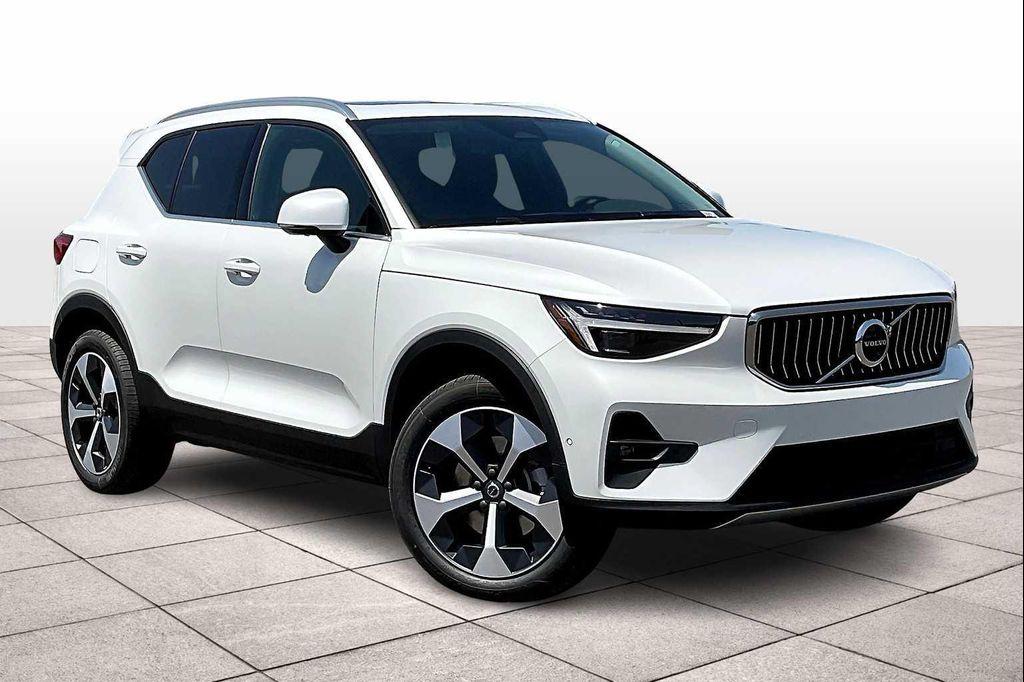 new 2025 Volvo XC40 car, priced at $44,835