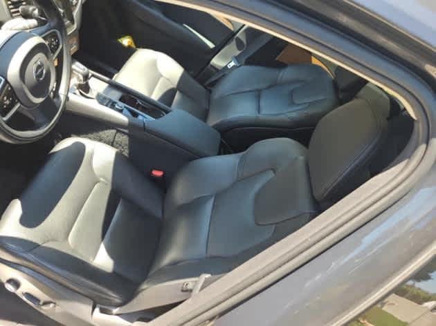used 2022 Volvo XC90 car, priced at $37,998