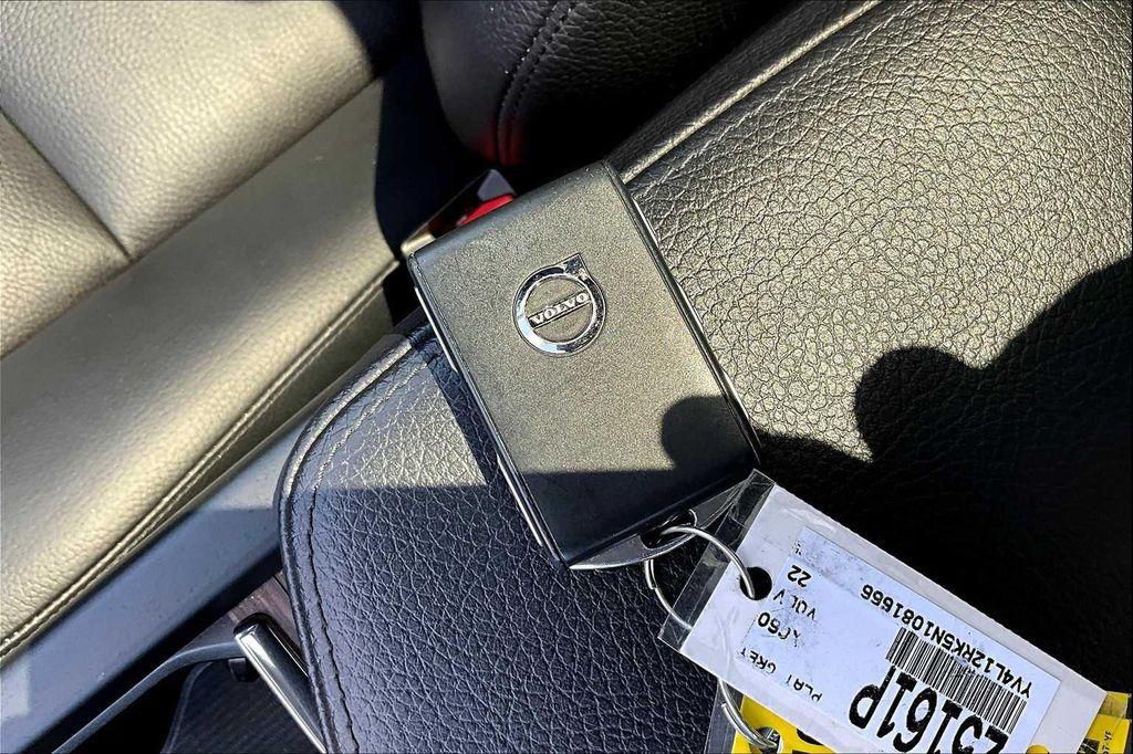 used 2022 Volvo XC60 car, priced at $34,489