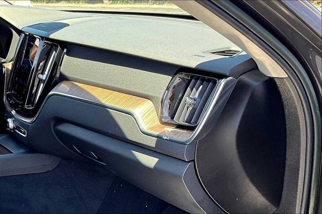used 2022 Volvo XC60 car, priced at $34,489