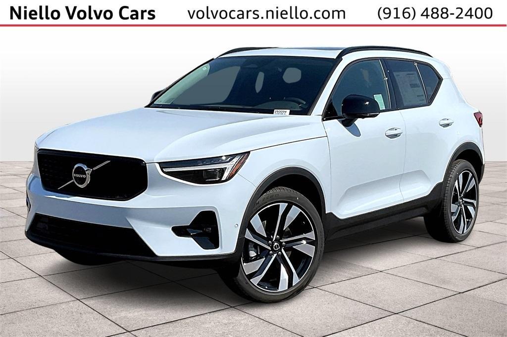 new 2025 Volvo XC40 car, priced at $50,825