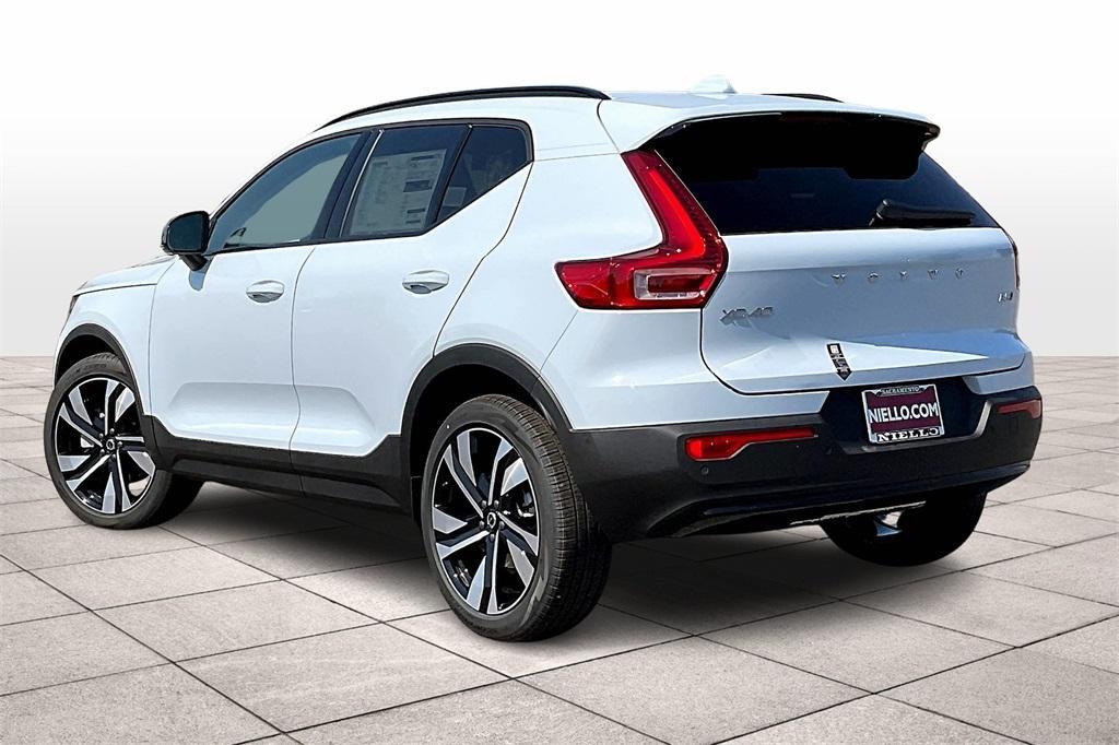 new 2025 Volvo XC40 car, priced at $50,825