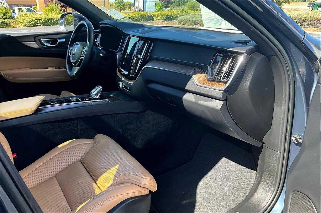 used 2022 Volvo XC60 car, priced at $36,100