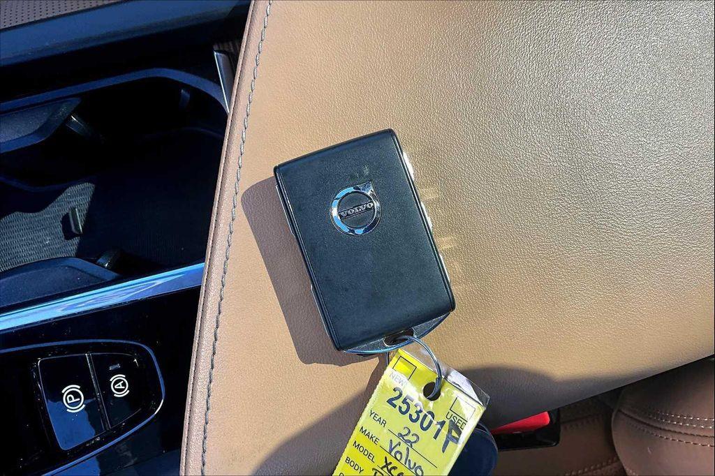 used 2022 Volvo XC60 car, priced at $36,100