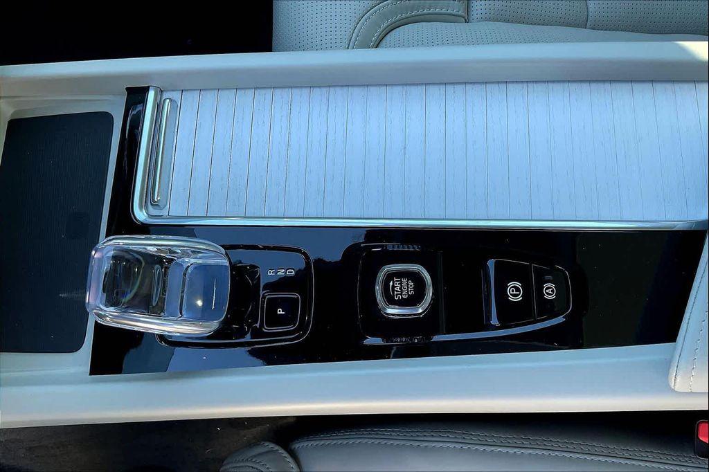 new 2026 Volvo XC60 Plug-In Hybrid car, priced at $75,235