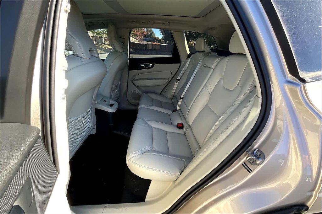 new 2026 Volvo XC60 Plug-In Hybrid car, priced at $75,235