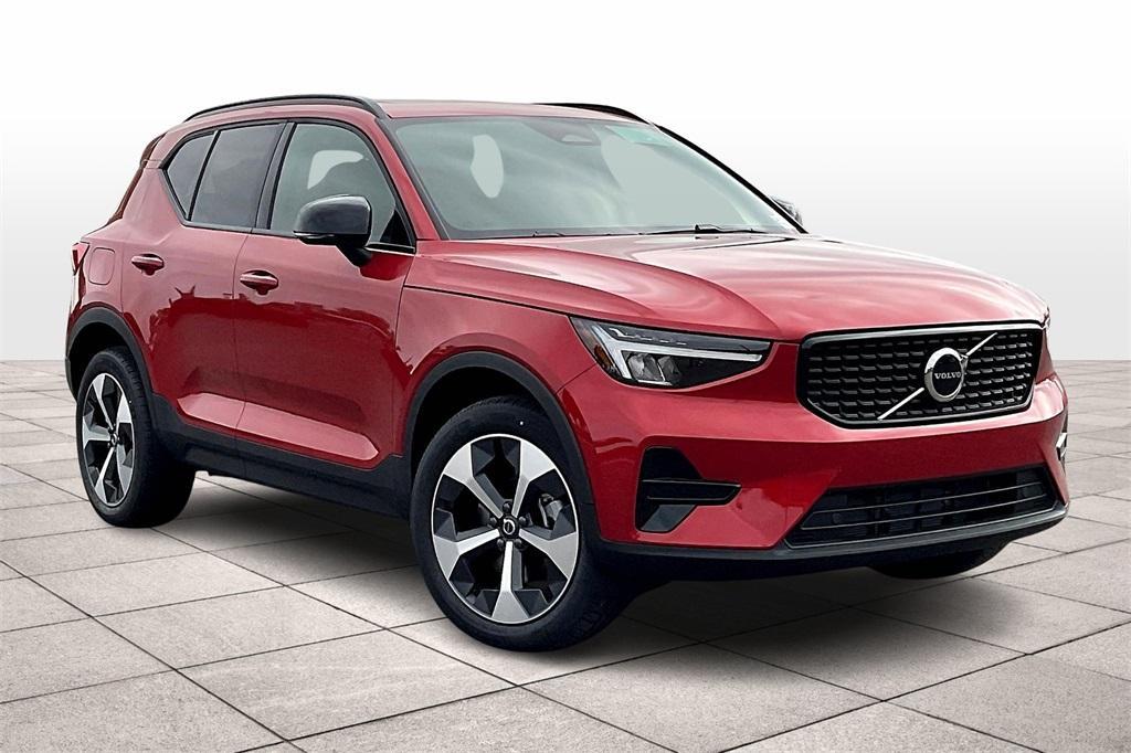 new 2024 Volvo XC40 car, priced at $45,185