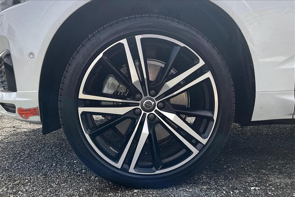 used 2019 Volvo XC60 Recharge Plug-In Hybrid car, priced at $34,298
