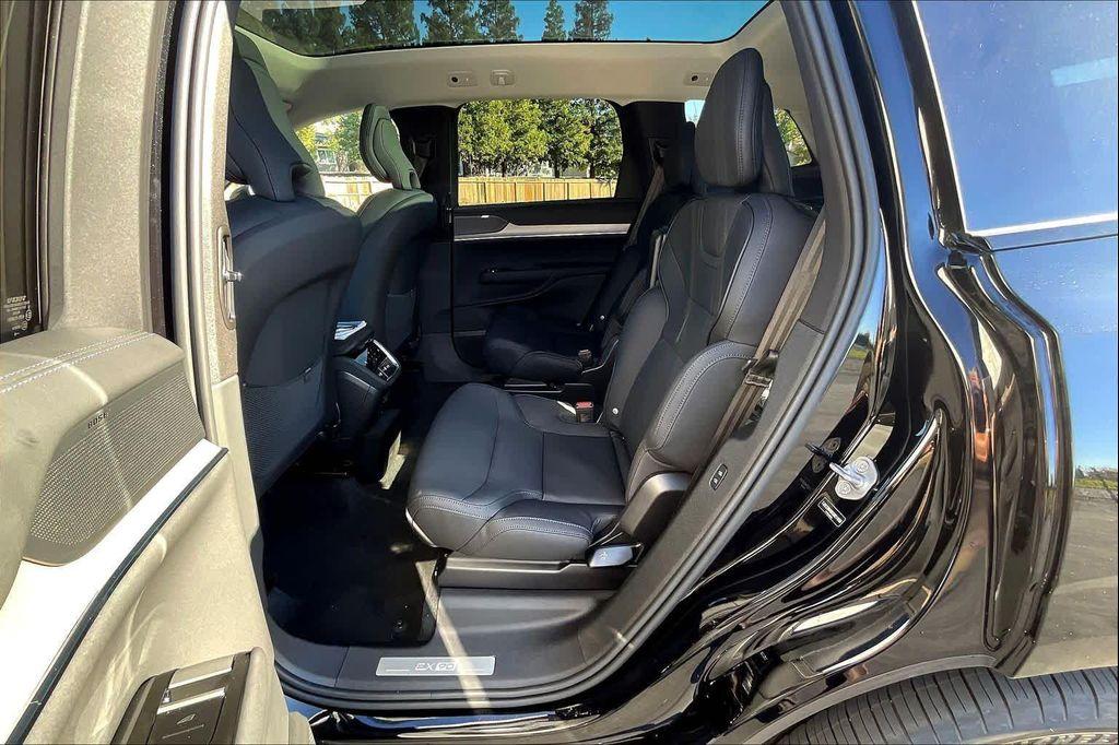 new 2025 Volvo EX90 car, priced at $88,825