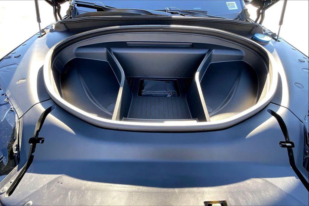 new 2025 Volvo EX90 car, priced at $88,825