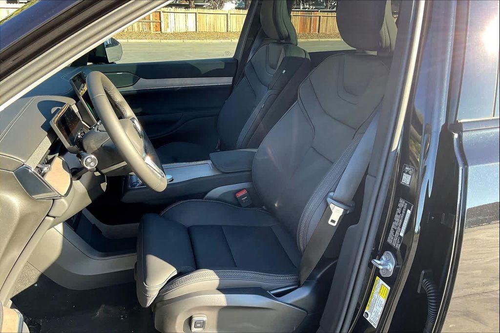 new 2025 Volvo EX90 car, priced at $88,825