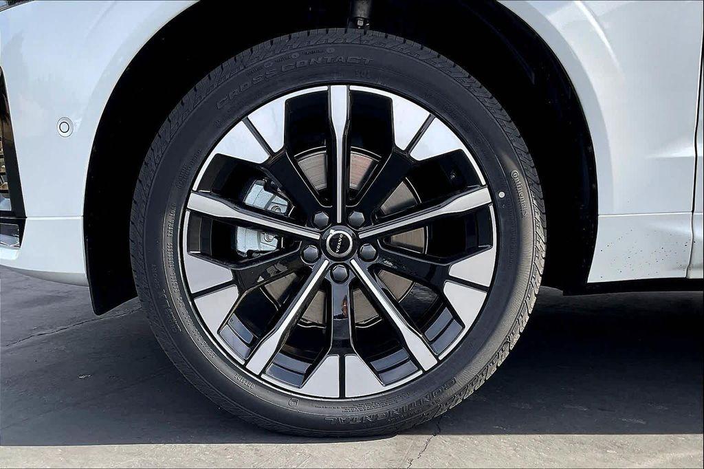 new 2026 Volvo XC60 car, priced at $59,190