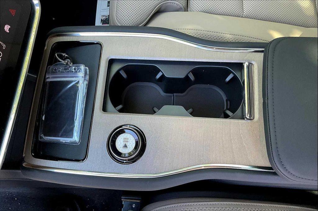 new 2025 Volvo EX90 car, priced at $85,590