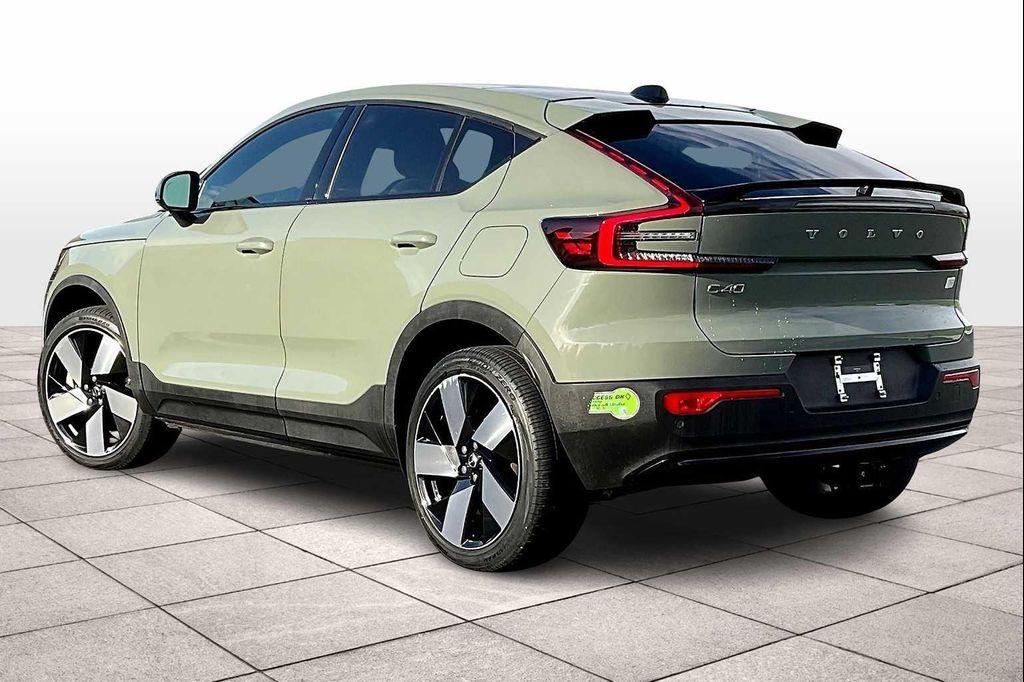 used 2023 Volvo C40 Recharge Pure Electric car, priced at $29,395