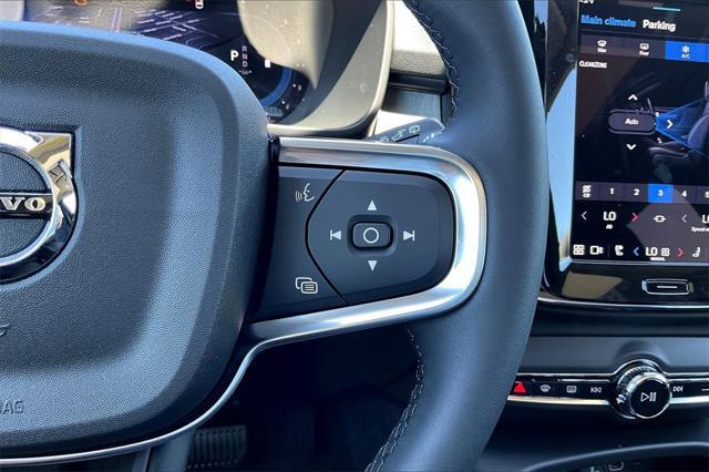 new 2025 Volvo XC40 car, priced at $51,565
