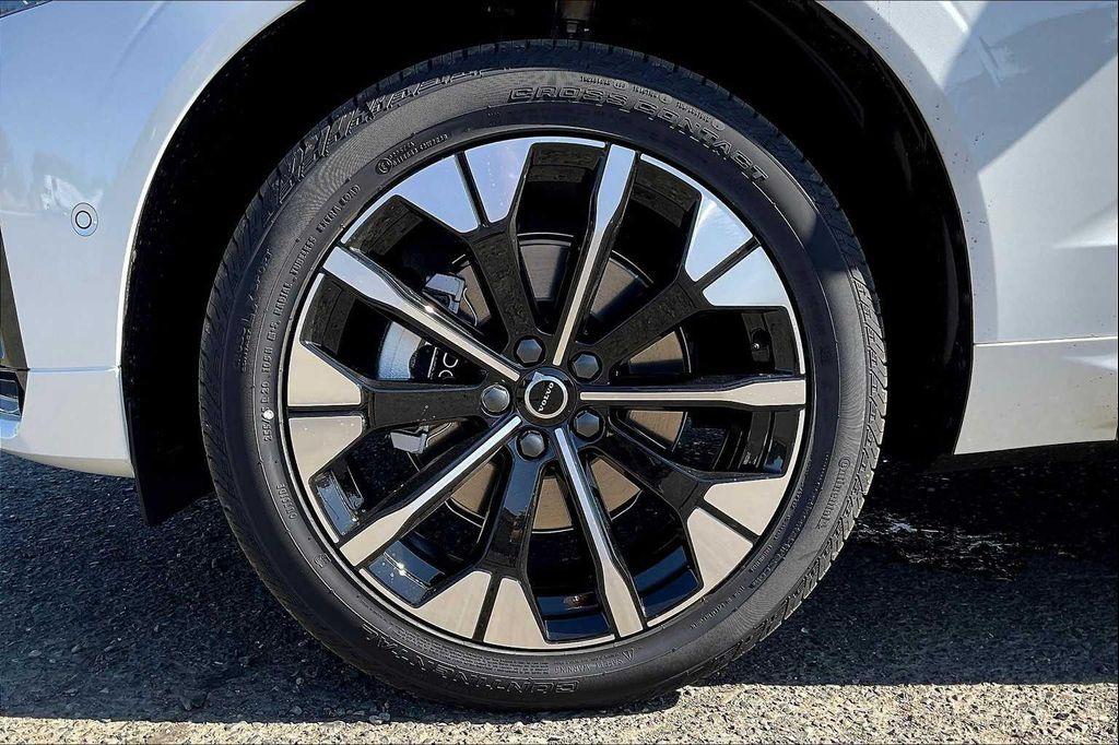 new 2026 Volvo XC60 car, priced at $57,985